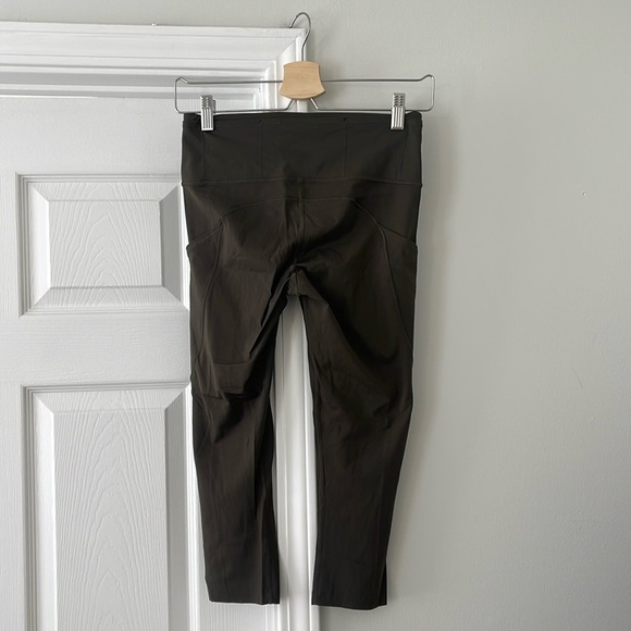 Lululemon Fast & Free Cropped Legging 19” - Picture 4 of 6